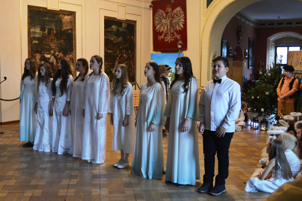 Jasełka na Zamku Piastów Śląskich w wykonaniu uczniów PSP nr 1