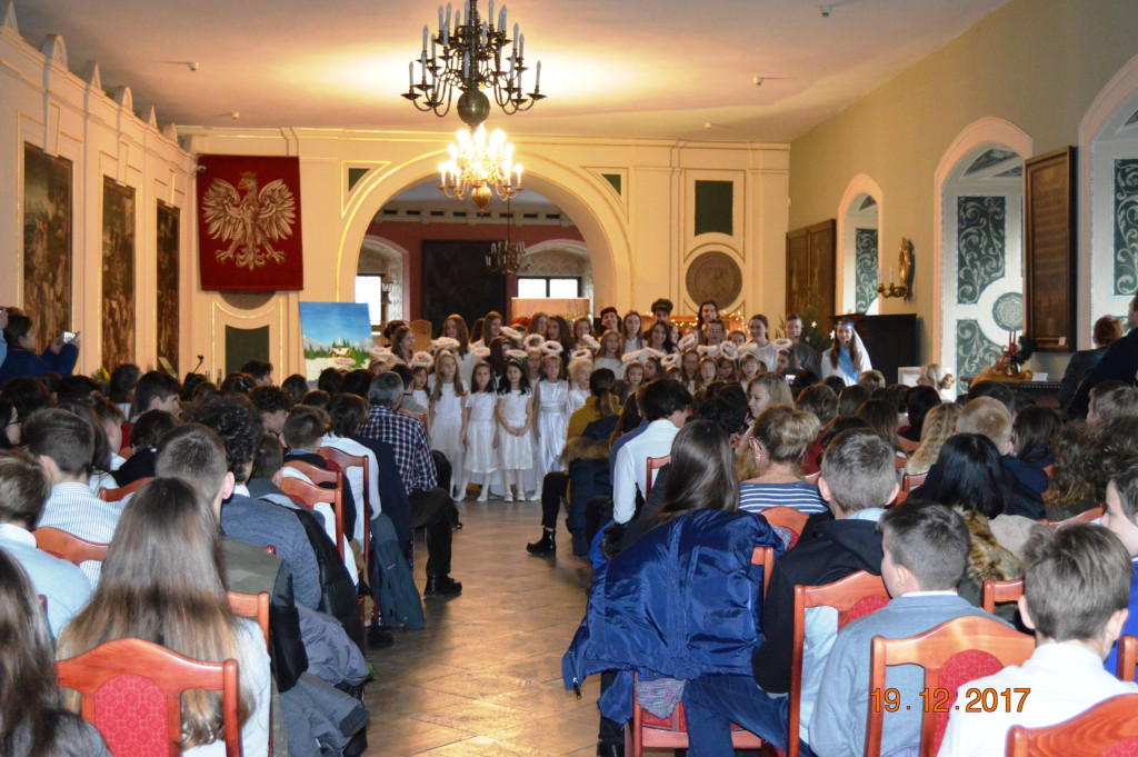 Jasełka na Zamku Piastów Śląskich w wykonaniu uczniów PSP nr 1
