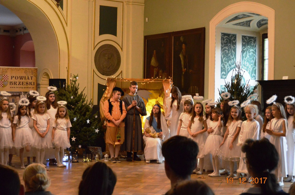 Jasełka na Zamku Piastów Śląskich w wykonaniu uczniów PSP nr 1