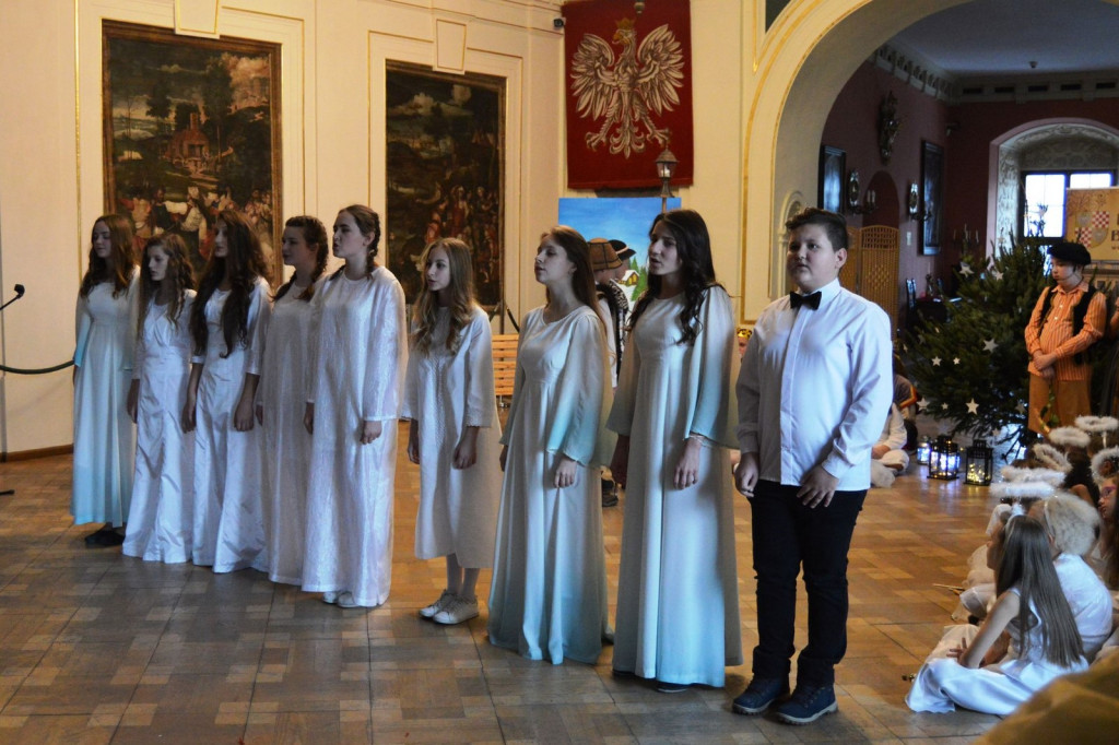 Jasełka na Zamku Piastów Śląskich w wykonaniu uczniów PSP nr 1