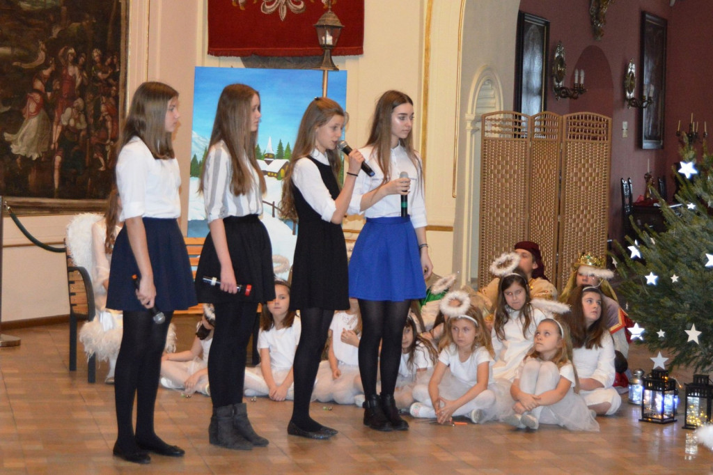 Jasełka na Zamku Piastów Śląskich w wykonaniu uczniów PSP nr 1