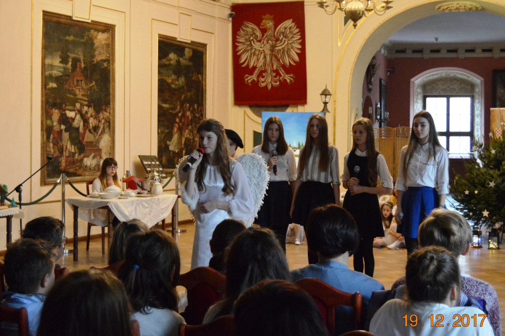 Jasełka na Zamku Piastów Śląskich w wykonaniu uczniów PSP nr 1