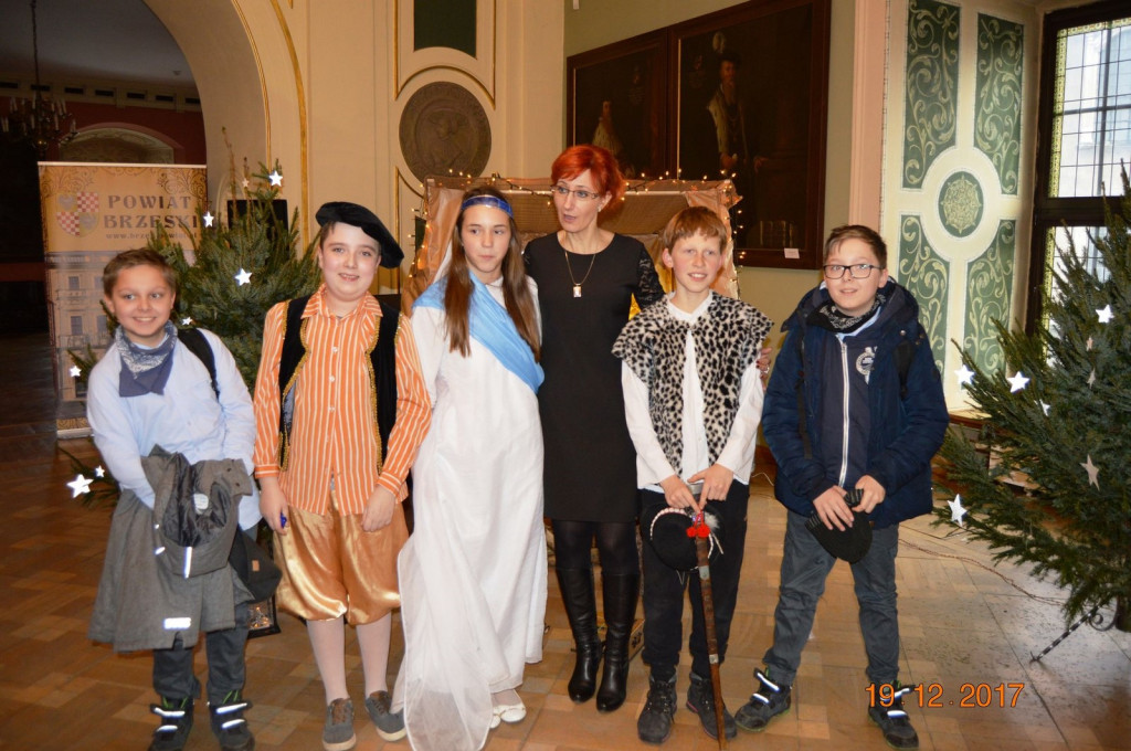 Jasełka na Zamku Piastów Śląskich w wykonaniu uczniów PSP nr 1