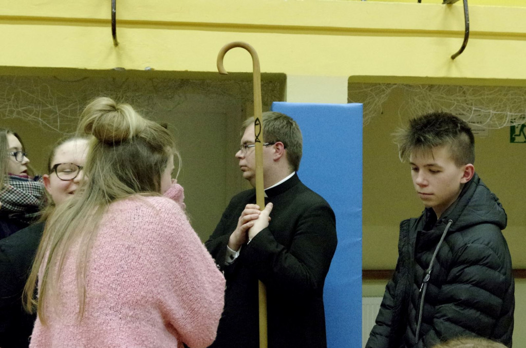 Bóg przychodzi w każdym człowieku - świątecznie w Ósemce