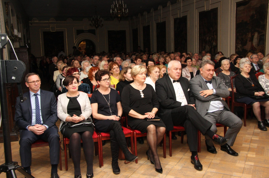 Koncert Noworoczny w zamkowych salach. Z szampanem, toastem i życzeniami