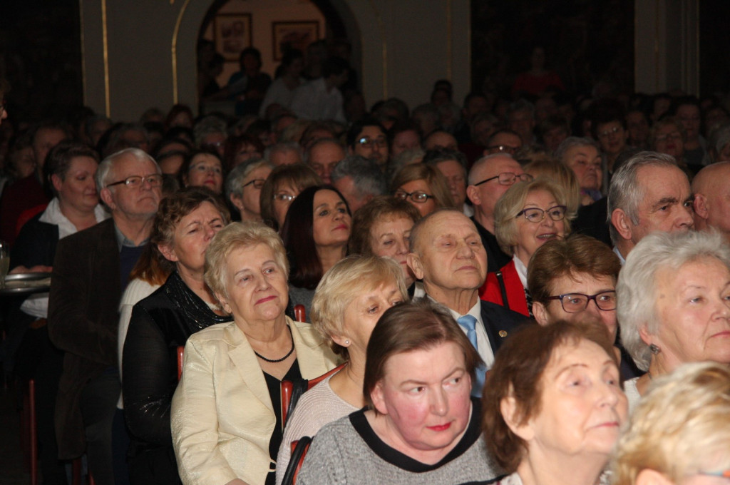 Koncert Noworoczny w zamkowych salach. Z szampanem, toastem i życzeniami