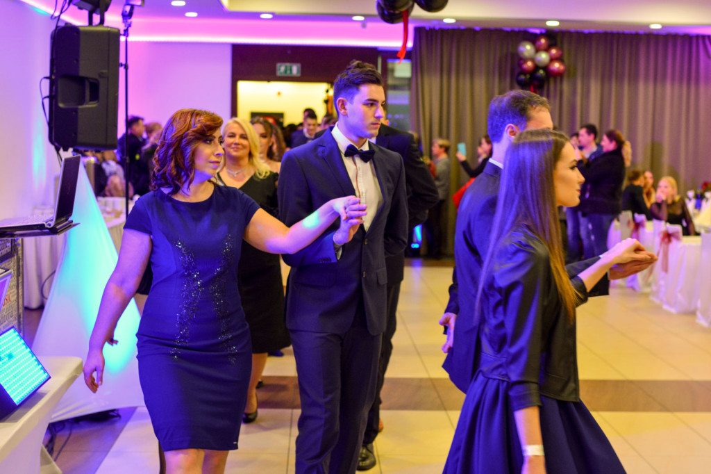 Studniówki 2018: Bal maturalny Zespołu Szkół Ekonomicznych w Brzegu [fotogaleria]