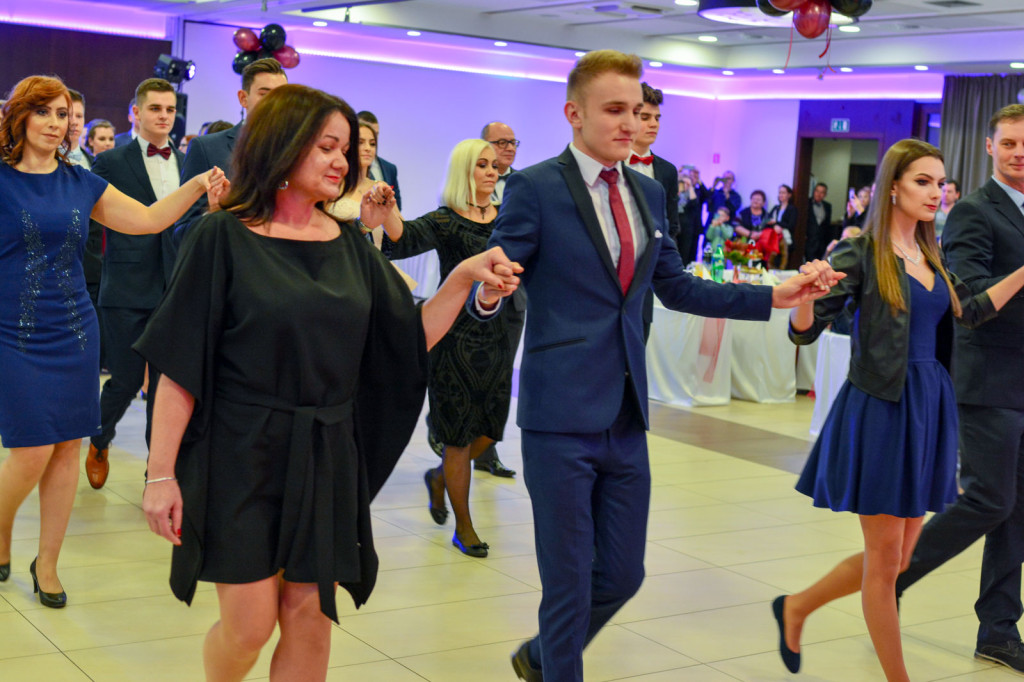 Studniówki 2018: Bal maturalny Zespołu Szkół Ekonomicznych w Brzegu [fotogaleria]
