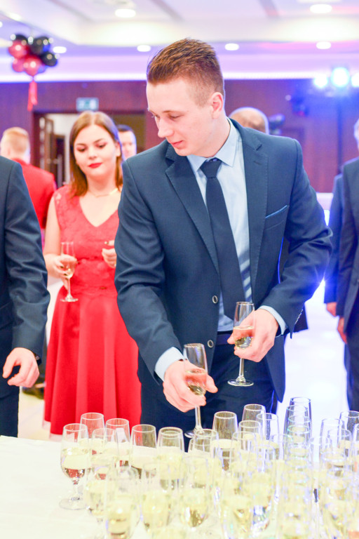 Studniówki 2018: Bal maturalny Zespołu Szkół Ekonomicznych w Brzegu [fotogaleria]