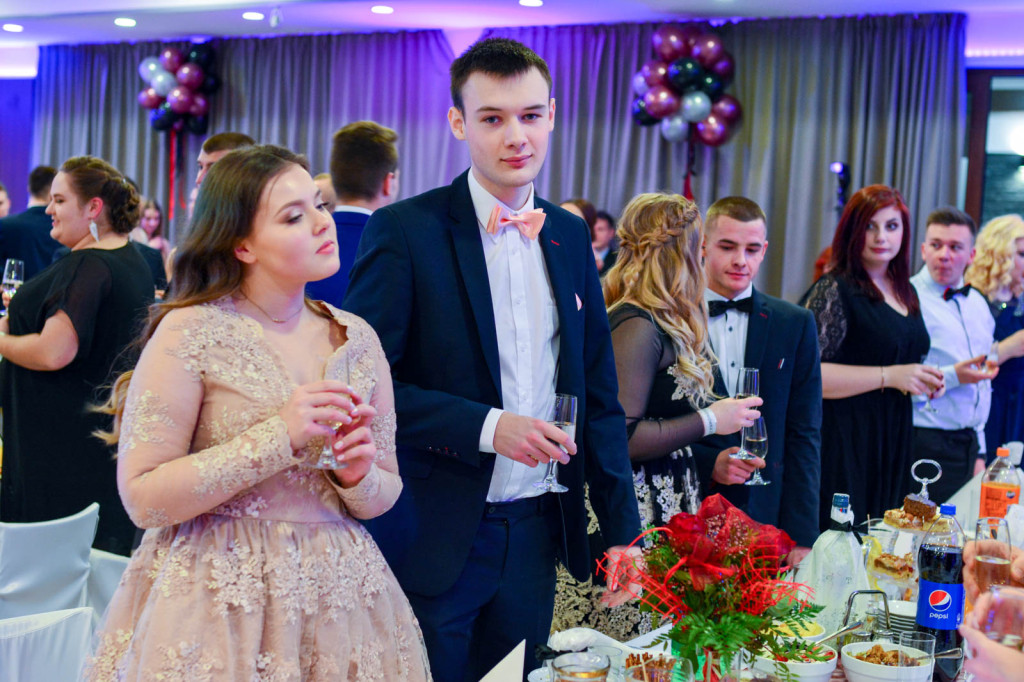 Studniówki 2018: Bal maturalny Zespołu Szkół Ekonomicznych w Brzegu [fotogaleria]