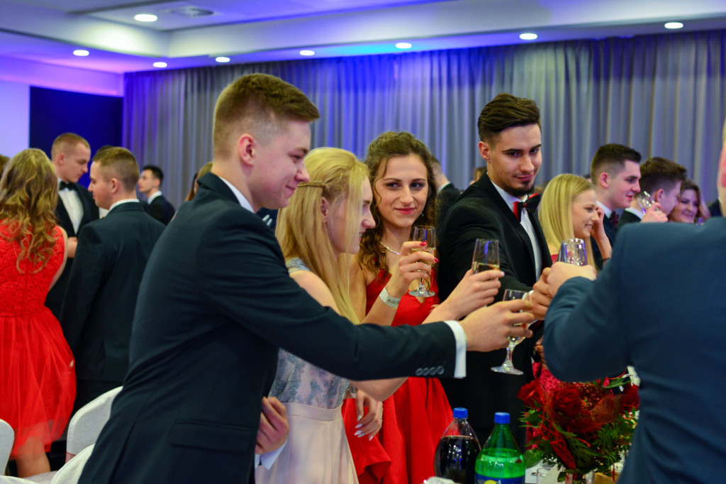 Studniówki 2018: Bal maturalny Zespołu Szkół Ekonomicznych w Brzegu [fotogaleria]