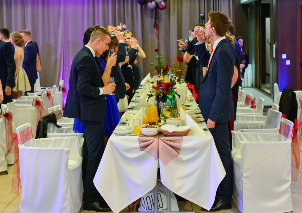 Studniówki 2018: Bal maturalny Zespołu Szkół Ekonomicznych w Brzegu [fotogaleria]