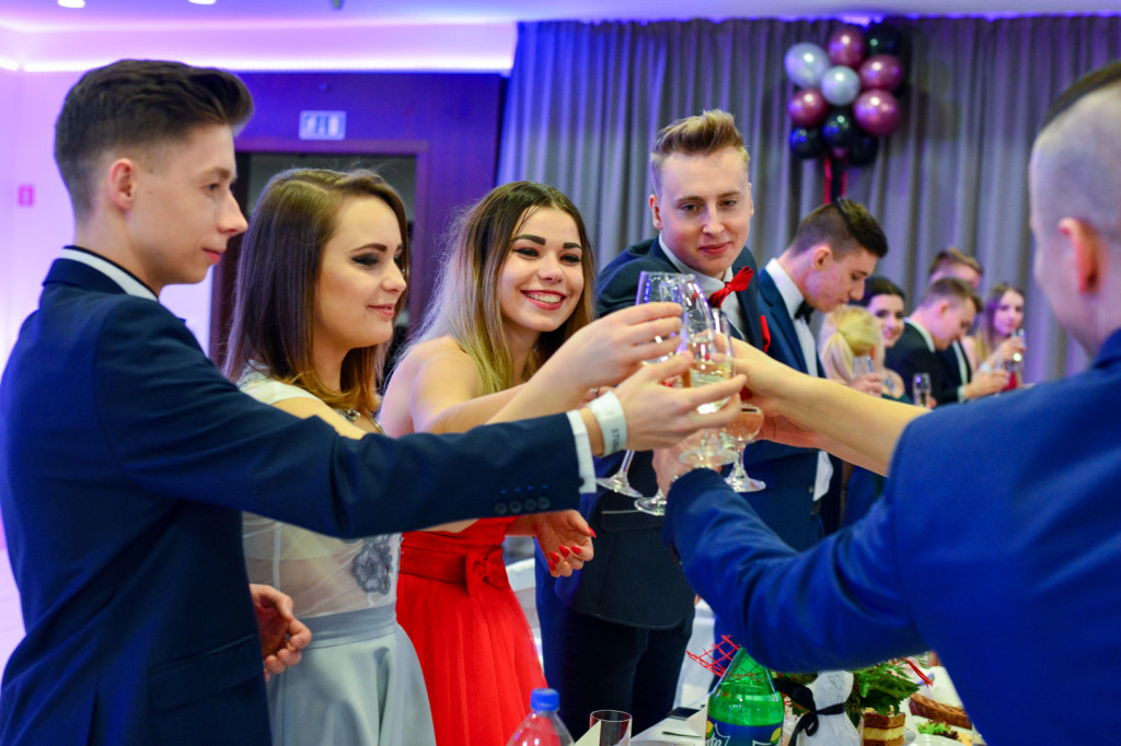 Studniówki 2018: Bal maturalny Zespołu Szkół Ekonomicznych w Brzegu [fotogaleria]