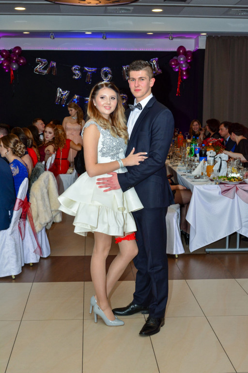 Studniówki 2018: Bal maturalny Zespołu Szkół Ekonomicznych w Brzegu [fotogaleria]