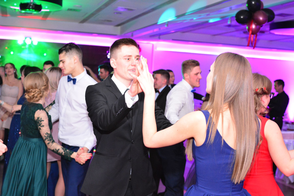 Studniówki 2018: Bal maturalny Zespołu Szkół Ekonomicznych w Brzegu [fotogaleria]