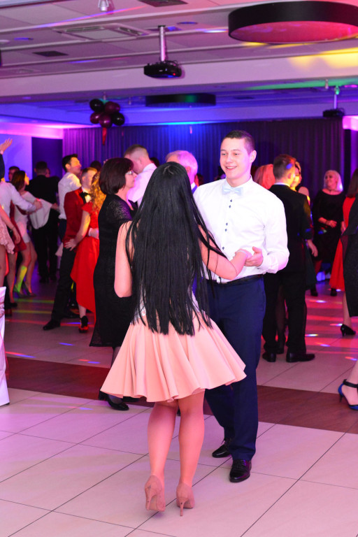 Studniówki 2018: Bal maturalny Zespołu Szkół Ekonomicznych w Brzegu [fotogaleria]