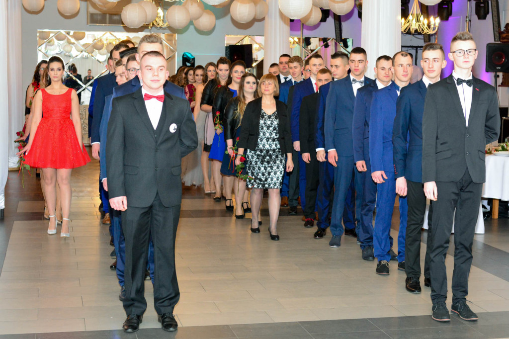 Studniówki 2018: Bal maturalny Zespół Szkół Centrum Kształcenia Praktycznego w Grodkowie [fotorelacja]