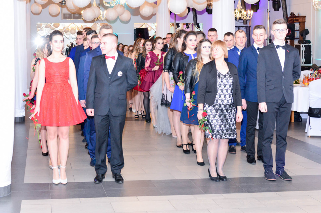 Studniówki 2018: Bal maturalny Zespół Szkół Centrum Kształcenia Praktycznego w Grodkowie [fotorelacja]