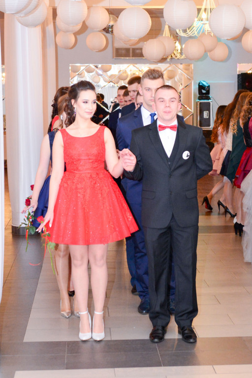 Studniówki 2018: Bal maturalny Zespół Szkół Centrum Kształcenia Praktycznego w Grodkowie [fotorelacja]