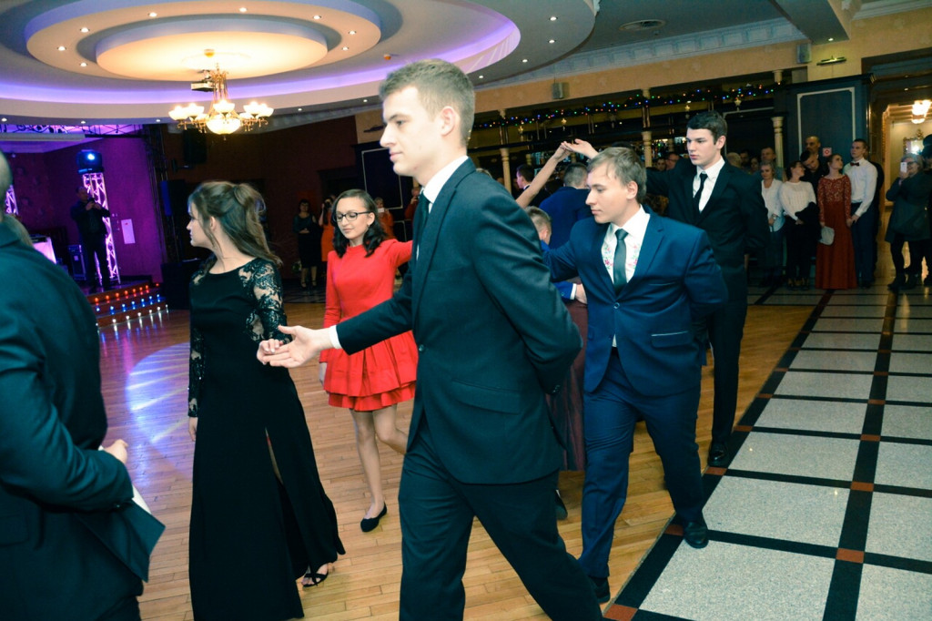 Studniówki 2018: Bal maturalny II Liceum Ogólnokształcącego w Brzegu [fotorelacja]