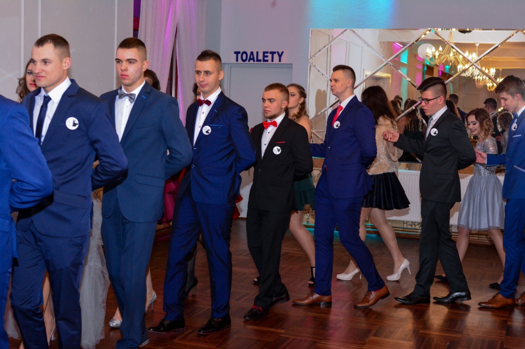 Studniówki 2018: Bal maturalny Zespół Szkół Centrum Kształcenia Praktycznego w Grodkowie [fotorelacja]