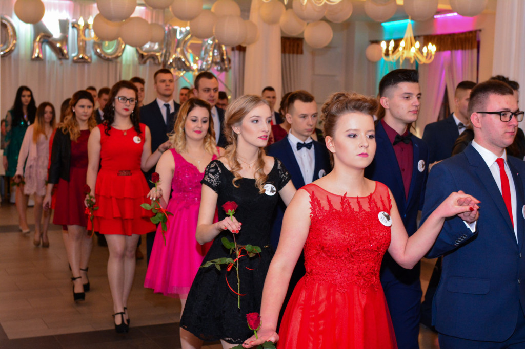 Studniówki 2018: Bal maturalny Zespół Szkół Centrum Kształcenia Praktycznego w Grodkowie [fotorelacja]