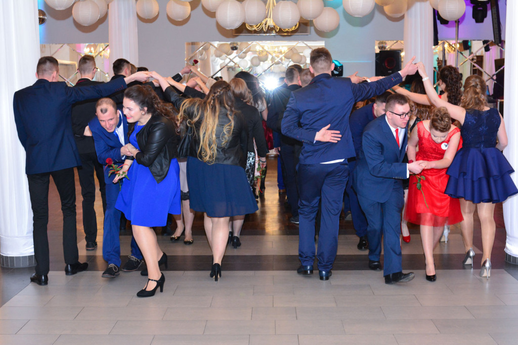 Studniówki 2018: Bal maturalny Zespół Szkół Centrum Kształcenia Praktycznego w Grodkowie [fotorelacja]