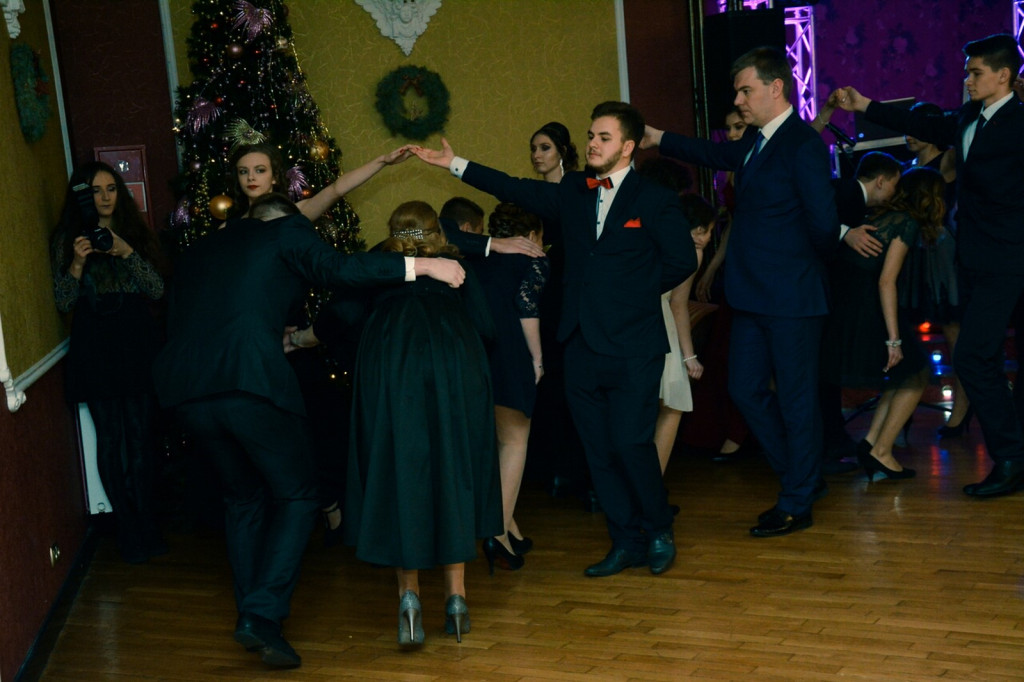 Studniówki 2018: Bal maturalny II Liceum Ogólnokształcącego w Brzegu [fotorelacja]