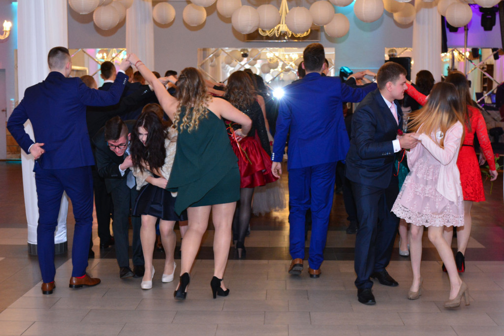 Studniówki 2018: Bal maturalny Zespół Szkół Centrum Kształcenia Praktycznego w Grodkowie [fotorelacja]