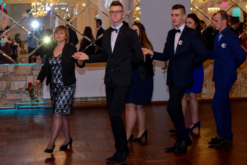 Studniówki 2018: Bal maturalny Zespół Szkół Centrum Kształcenia Praktycznego w Grodkowie [fotorelacja]