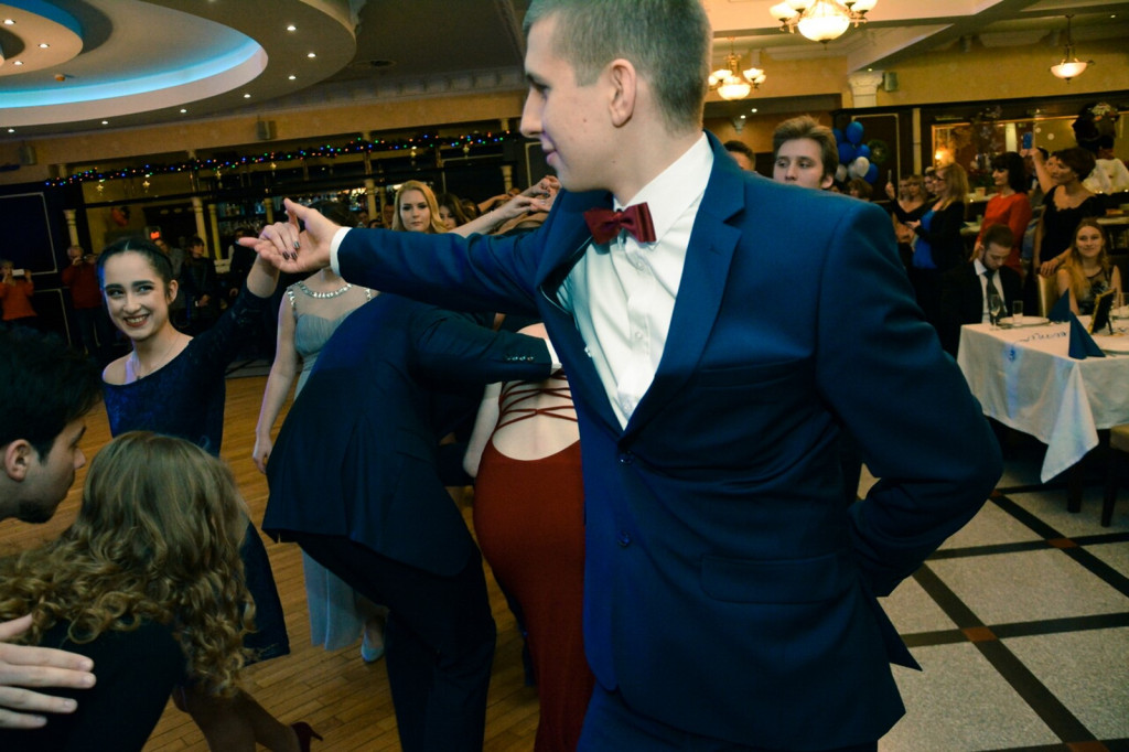 Studniówki 2018: Bal maturalny II Liceum Ogólnokształcącego w Brzegu [fotorelacja]