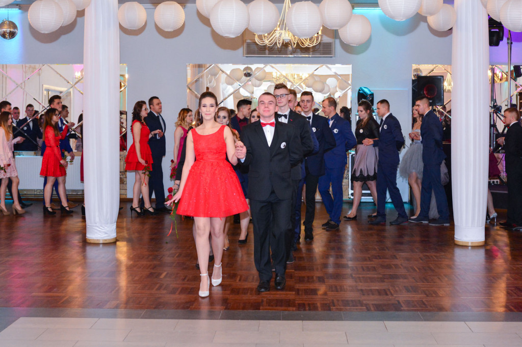 Studniówki 2018: Bal maturalny Zespół Szkół Centrum Kształcenia Praktycznego w Grodkowie [fotorelacja]