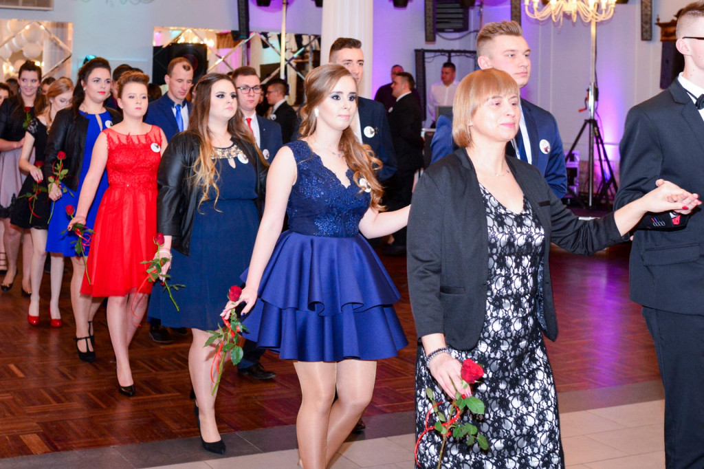 Studniówki 2018: Bal maturalny Zespół Szkół Centrum Kształcenia Praktycznego w Grodkowie [fotorelacja]