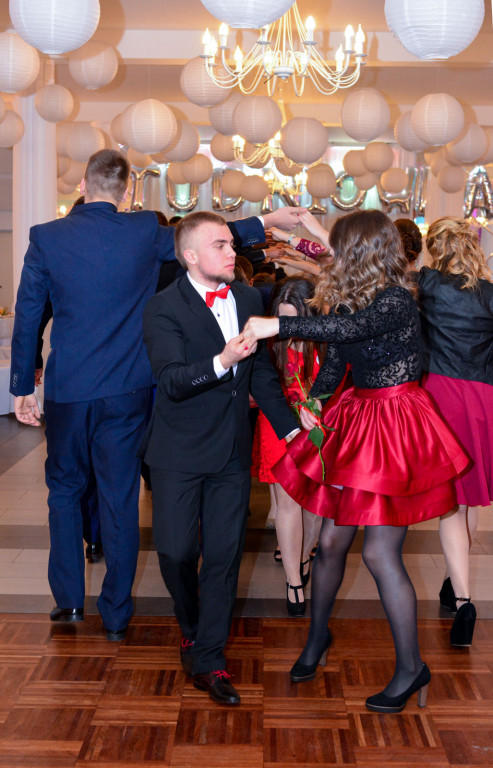 Studniówki 2018: Bal maturalny Zespół Szkół Centrum Kształcenia Praktycznego w Grodkowie [fotorelacja]
