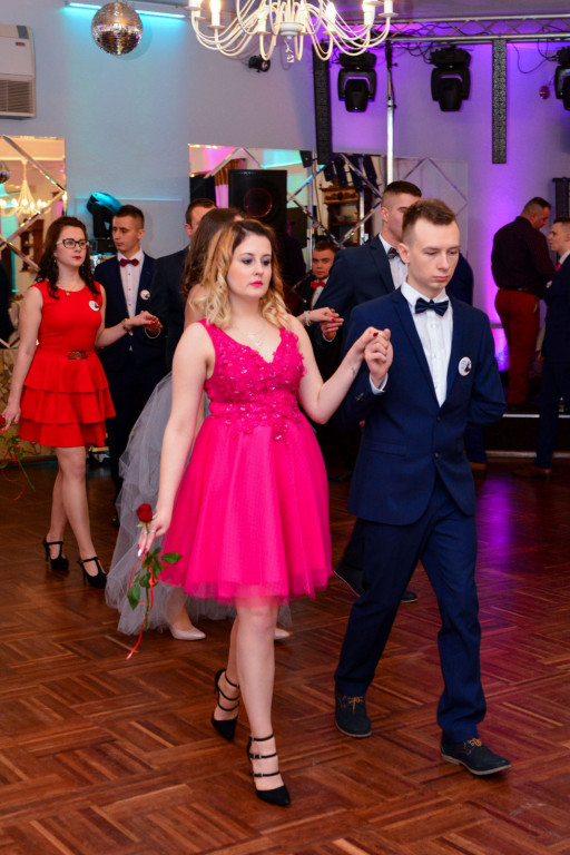 Studniówki 2018: Bal maturalny Zespół Szkół Centrum Kształcenia Praktycznego w Grodkowie [fotorelacja]