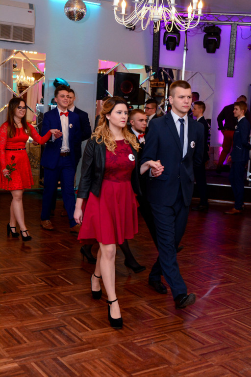 Studniówki 2018: Bal maturalny Zespół Szkół Centrum Kształcenia Praktycznego w Grodkowie [fotorelacja]