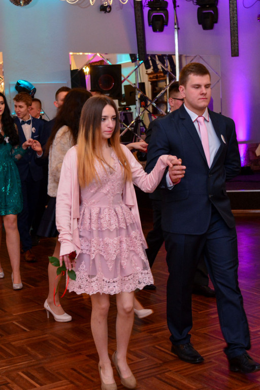 Studniówki 2018: Bal maturalny Zespół Szkół Centrum Kształcenia Praktycznego w Grodkowie [fotorelacja]