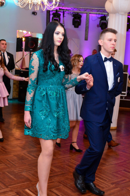 Studniówki 2018: Bal maturalny Zespół Szkół Centrum Kształcenia Praktycznego w Grodkowie [fotorelacja]