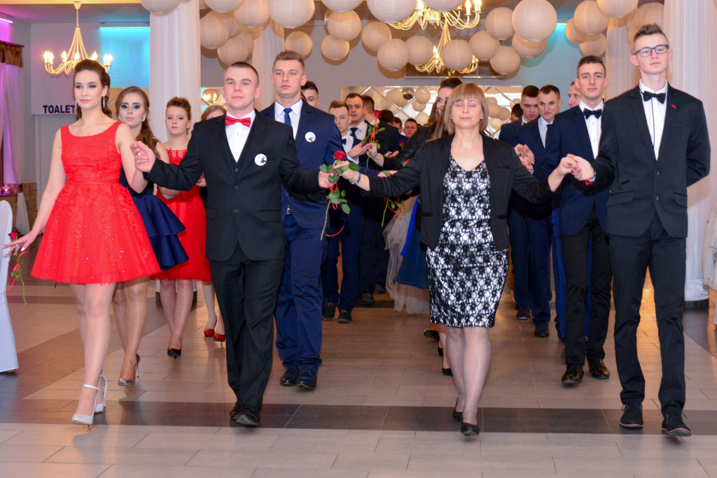 Studniówki 2018: Bal maturalny Zespół Szkół Centrum Kształcenia Praktycznego w Grodkowie [fotorelacja]