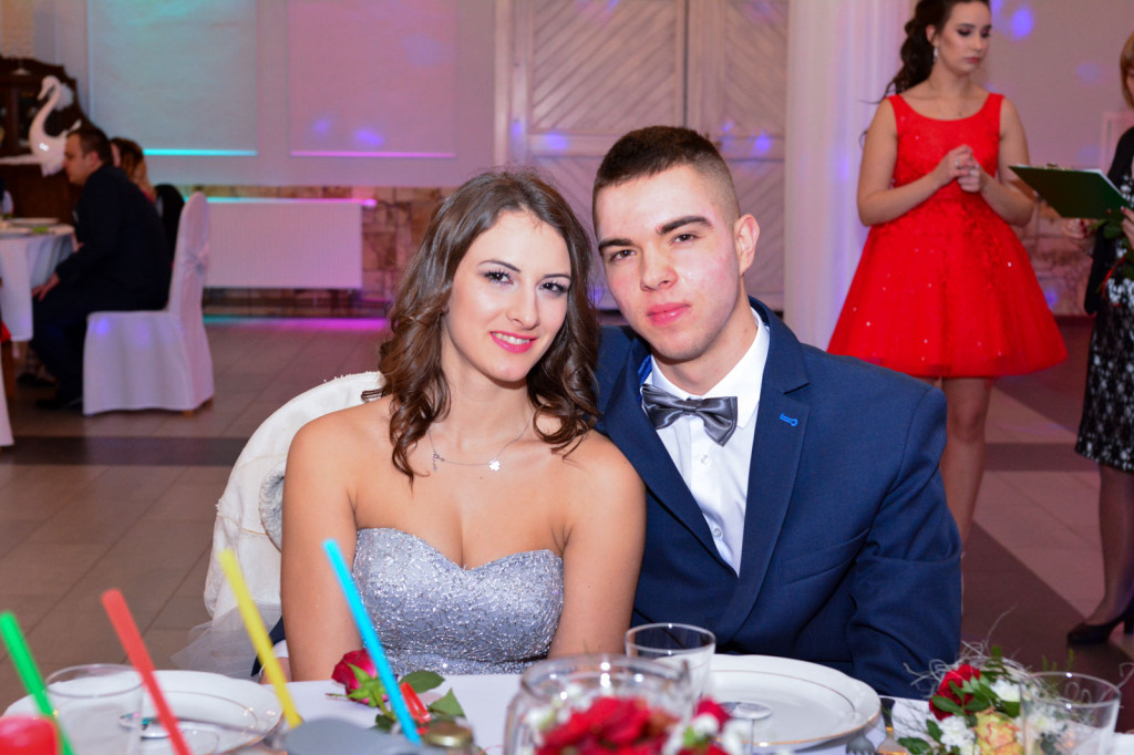 Studniówki 2018: Bal maturalny Zespół Szkół Centrum Kształcenia Praktycznego w Grodkowie [fotorelacja]