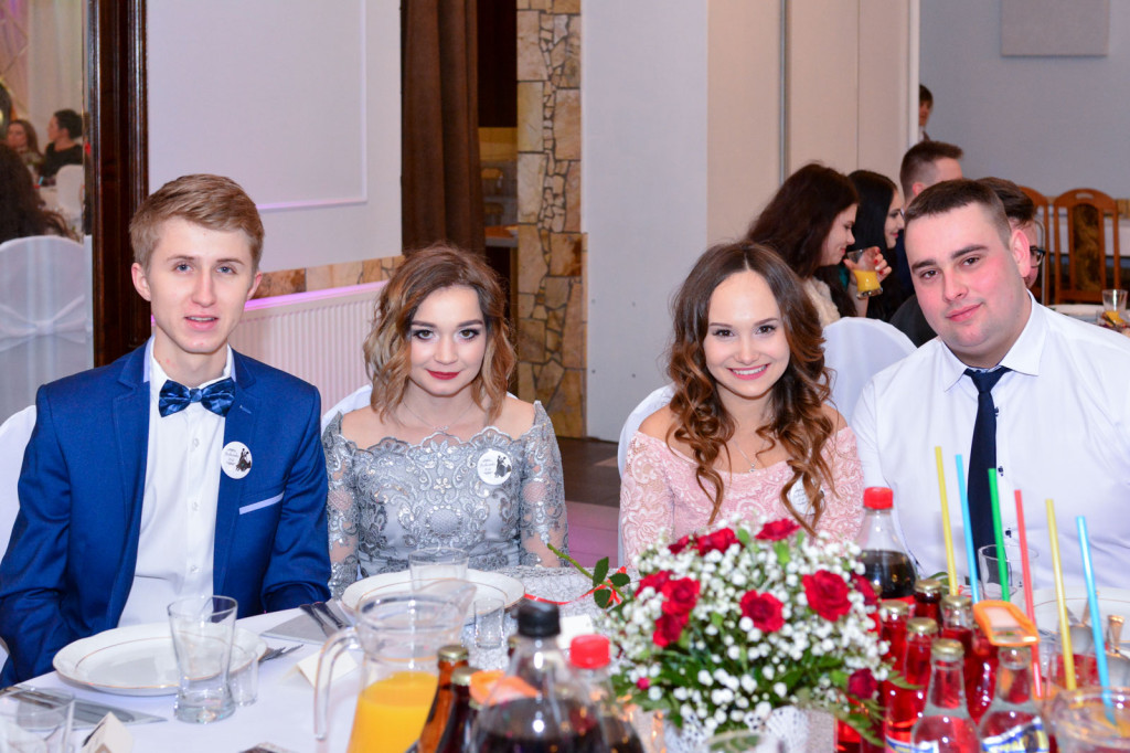 Studniówki 2018: Bal maturalny Zespół Szkół Centrum Kształcenia Praktycznego w Grodkowie [fotorelacja]