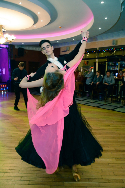 Studniówki 2018: Bal maturalny II Liceum Ogólnokształcącego w Brzegu [fotorelacja]