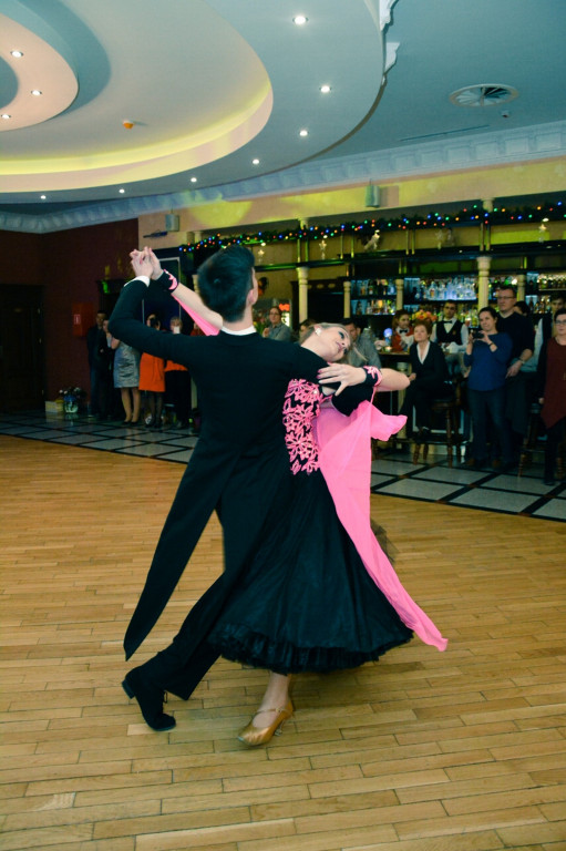 Studniówki 2018: Bal maturalny II Liceum Ogólnokształcącego w Brzegu [fotorelacja]