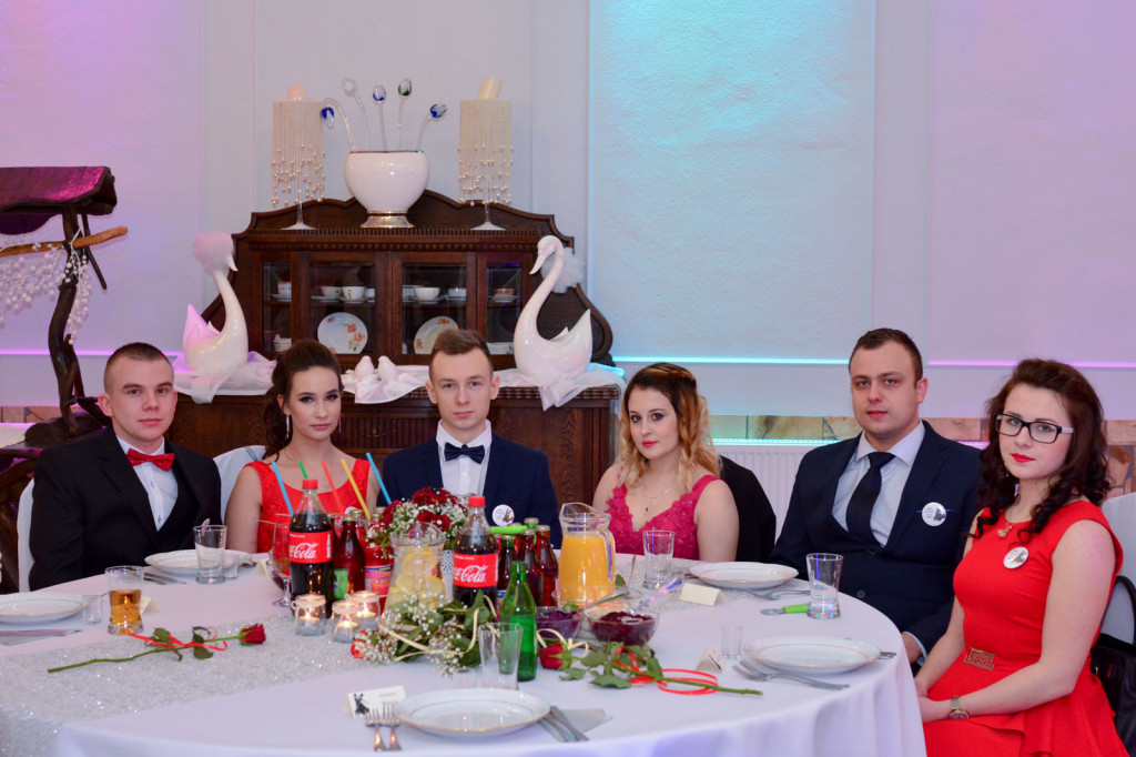 Studniówki 2018: Bal maturalny Zespół Szkół Centrum Kształcenia Praktycznego w Grodkowie [fotorelacja]
