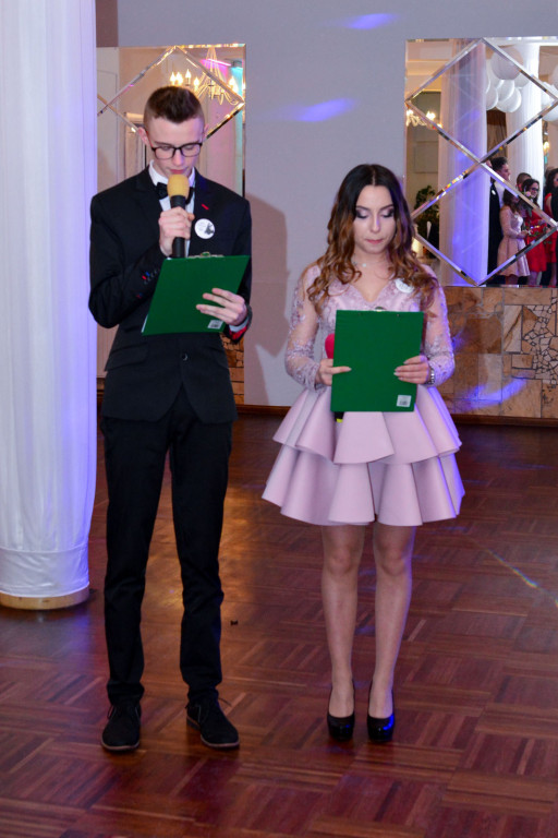 Studniówki 2018: Bal maturalny Zespół Szkół Centrum Kształcenia Praktycznego w Grodkowie [fotorelacja]