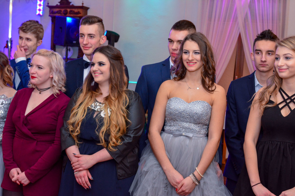 Studniówki 2018: Bal maturalny Zespół Szkół Centrum Kształcenia Praktycznego w Grodkowie [fotorelacja]