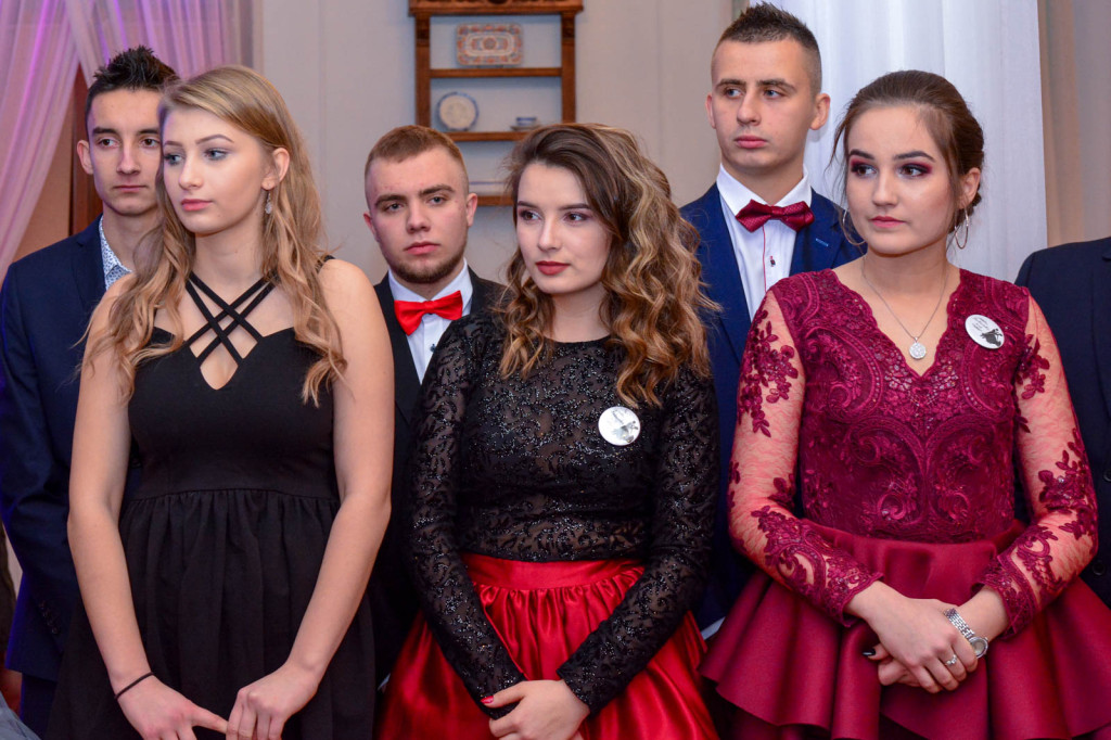Studniówki 2018: Bal maturalny Zespół Szkół Centrum Kształcenia Praktycznego w Grodkowie [fotorelacja]