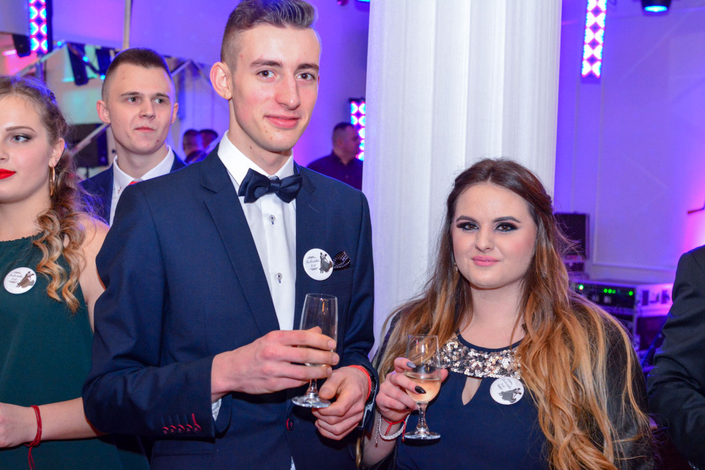 Studniówki 2018: Bal maturalny Zespół Szkół Centrum Kształcenia Praktycznego w Grodkowie [fotorelacja]
