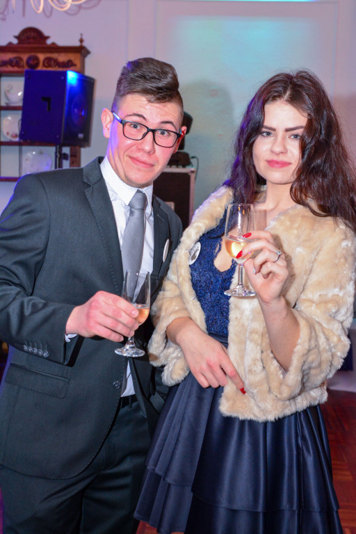 Studniówki 2018: Bal maturalny Zespół Szkół Centrum Kształcenia Praktycznego w Grodkowie [fotorelacja]