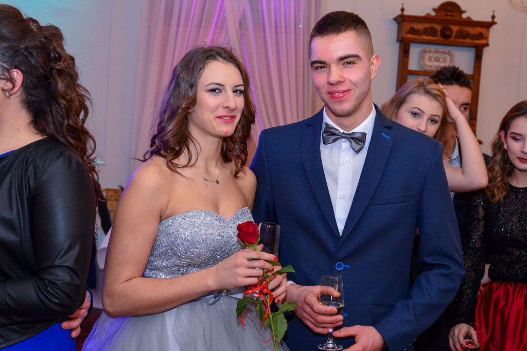 Studniówki 2018: Bal maturalny Zespół Szkół Centrum Kształcenia Praktycznego w Grodkowie [fotorelacja]